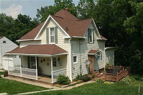 1st image of 902 S Elm St #2