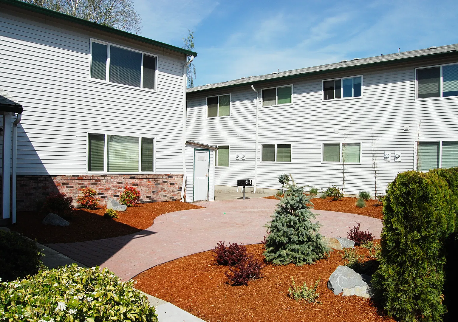 Oakdale Apts — Photo 3