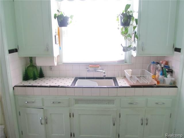 2nd image of 6875 Greenview Ave