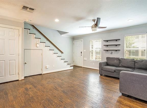5th image of 4723 Bradford Dr APT A
