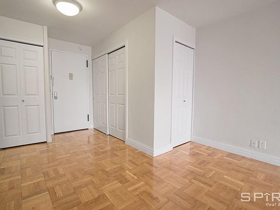 3rd image of 330 W 45th St APT 8G