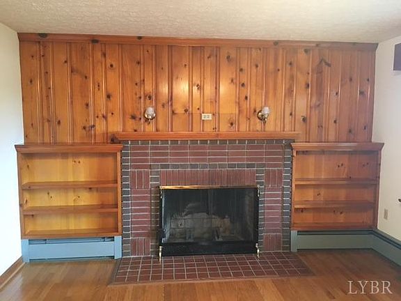 5th image of 189 Brooklawn Dr
