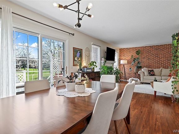 3rd image of 252 Forest Edge Dr