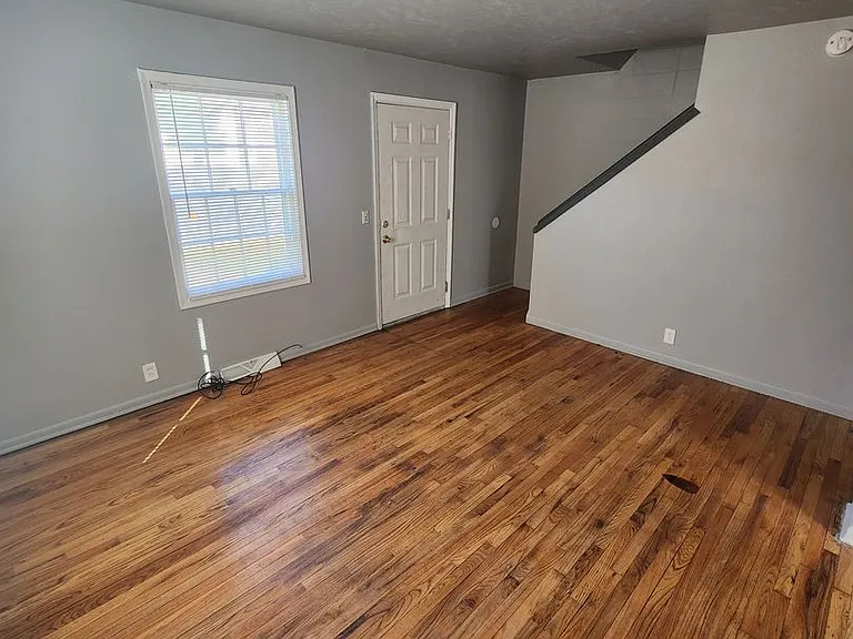 4470 Redman Ave — Photo 5