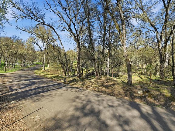 2nd image of Grassy Run Rd