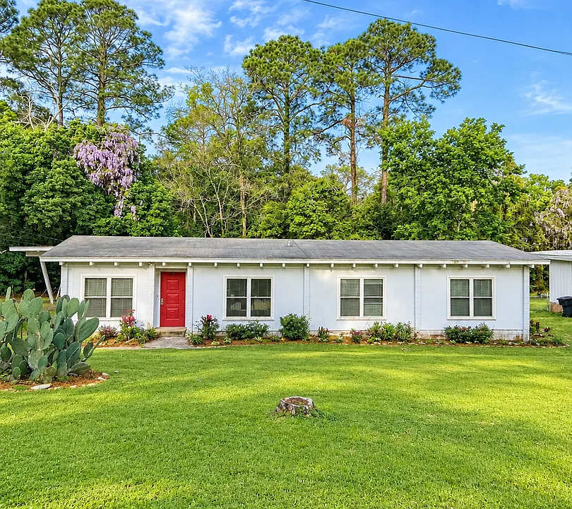 208 Westminster Dr
