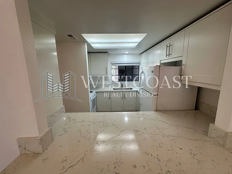 2823 Andover Ave — Photo 6