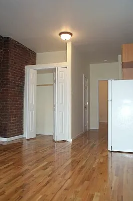 Rented by Tower Brokerage | media 17