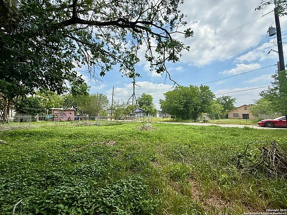 4th image of 117 Gravel St LOT 13