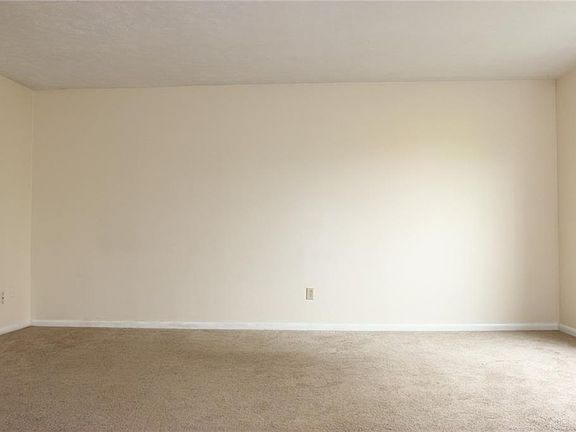2nd image of 703 Clareridge Ln