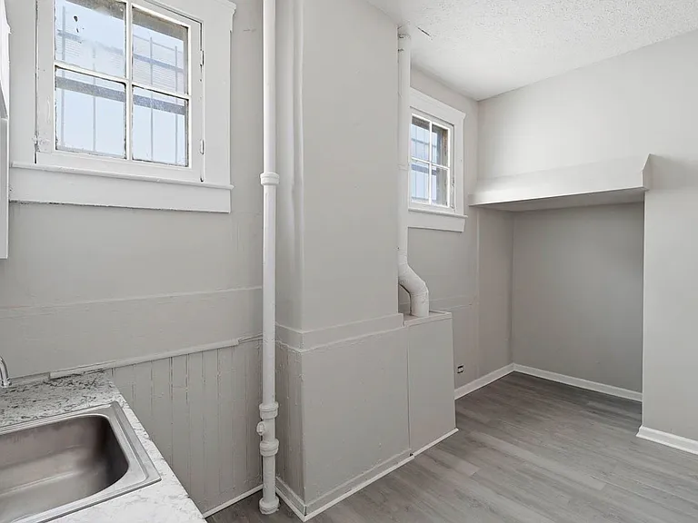 2324 Magazine St — Photo 21