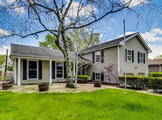 553 N Pioneer Dr, Addison, IL 60101