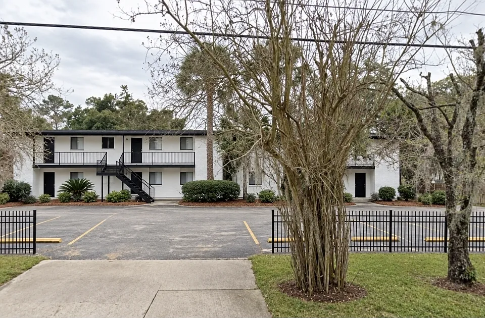 201 W Mary St #8