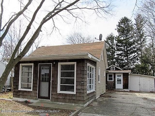 1st image of 307 Longfellow Ave
