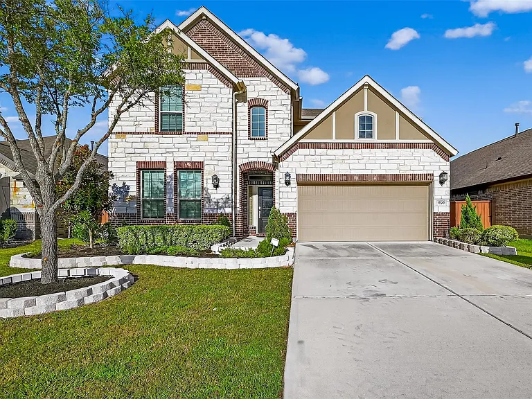 10519 Forfar Ln — Photo 1