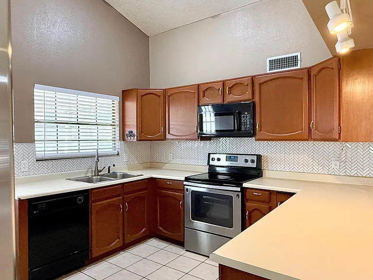 4148 W Villa Maria Dr — Photo 6