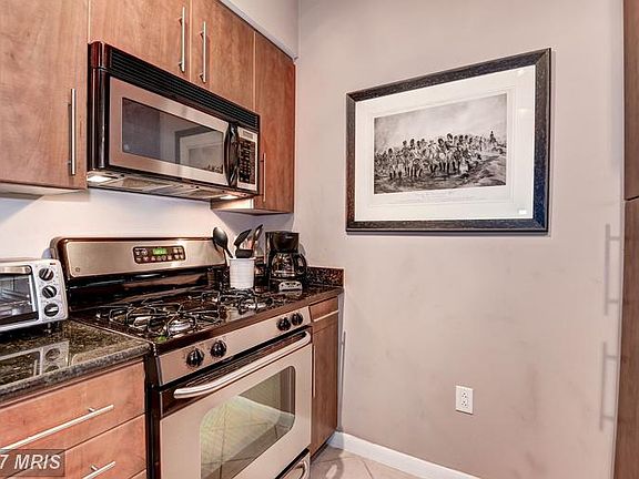 5th image of 1021 N Garfield St APT 129