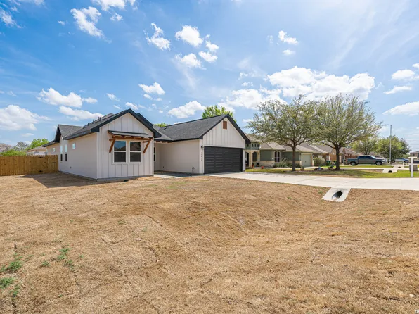 15622 Fox Lane, Selma, TX 78154