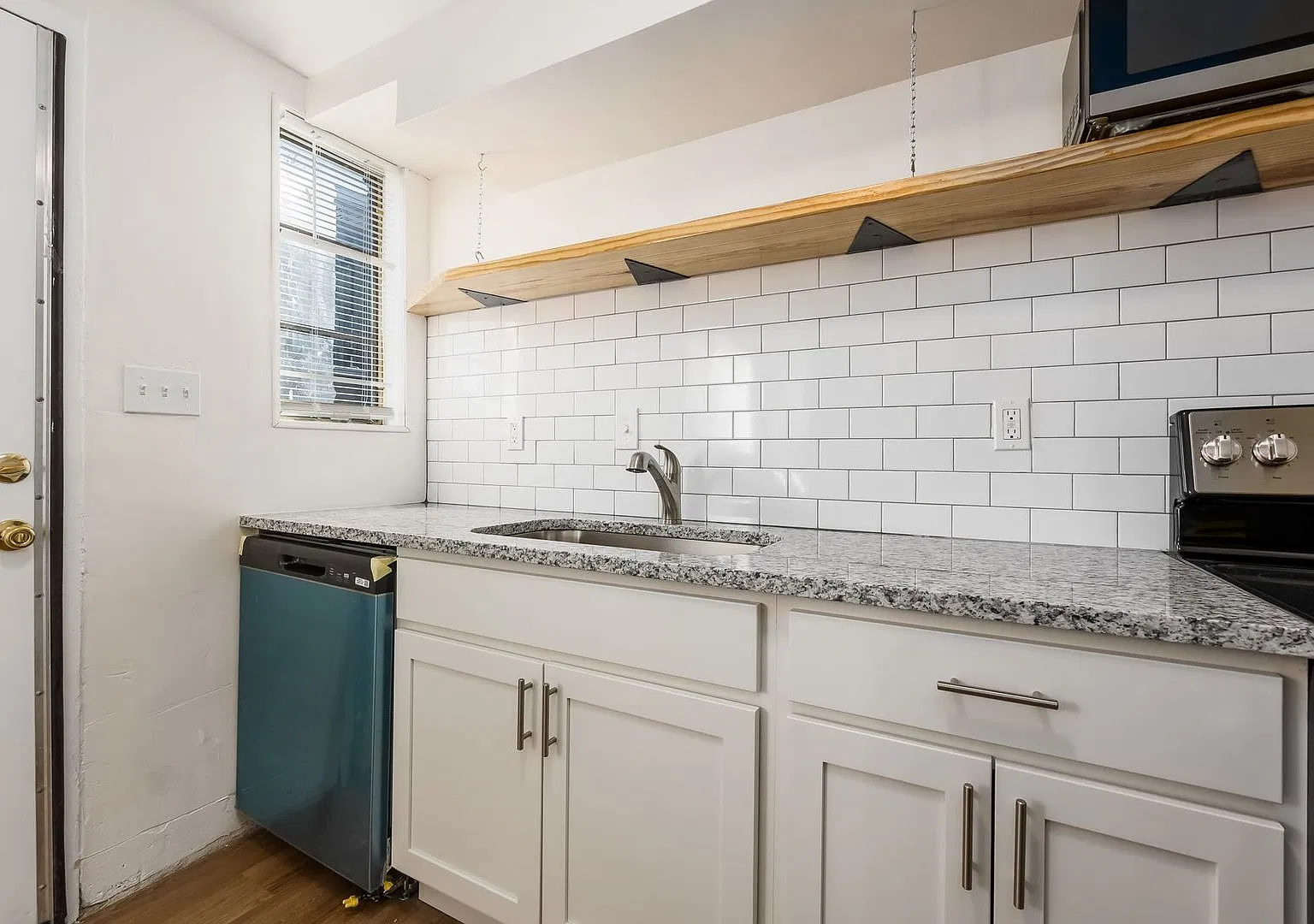 835 E Mithoff Street — Photo 4