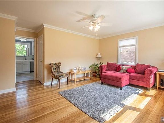 4th image of 17-31 Hunter Pl