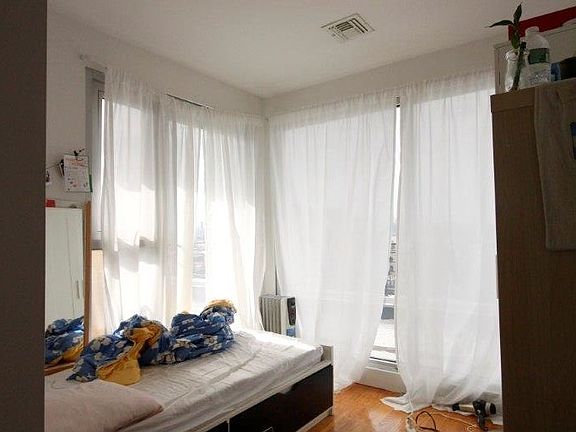 3rd image of 245 Frost St #4F1
