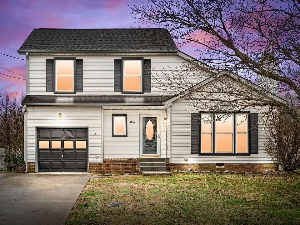 1226 Cobblestone Ln