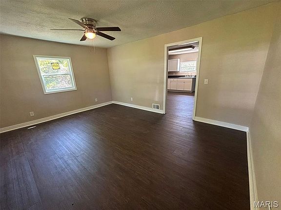 2nd image of 1035 Reservoir St