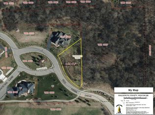 800 Red Hawk Dr, Walworth, WI 53184