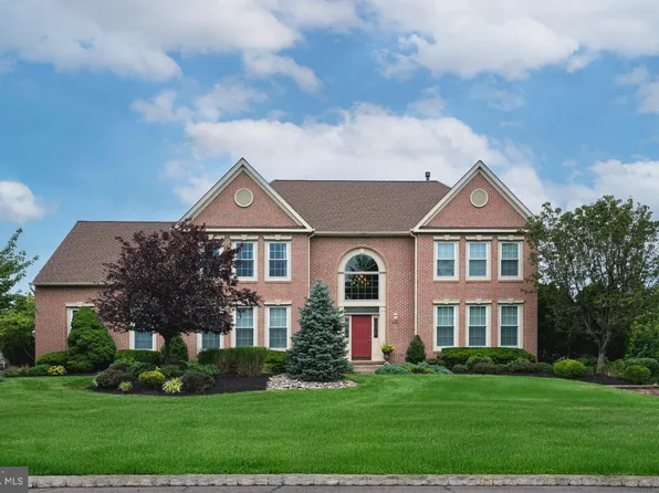 1084 S Kimbles Rd, Yardley, PA 19067