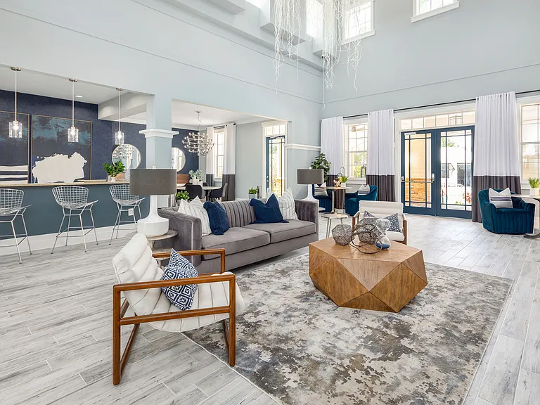 Luxe at 1820 — Photo 12