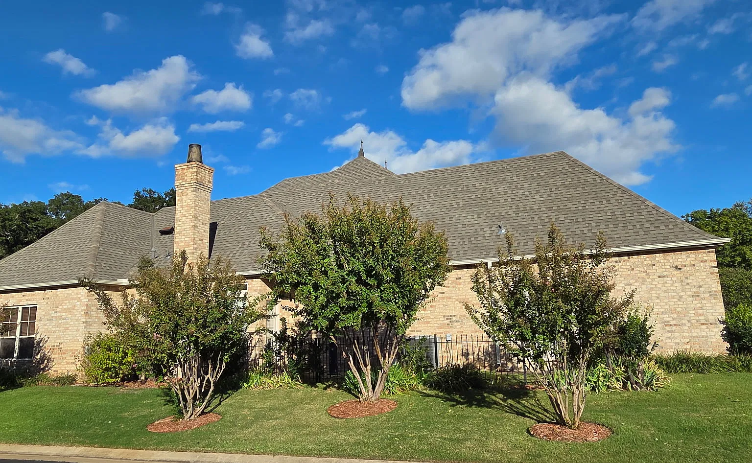 4 bed, 4.5 bath, 4654 sqft, $3,900 — Photo 4
