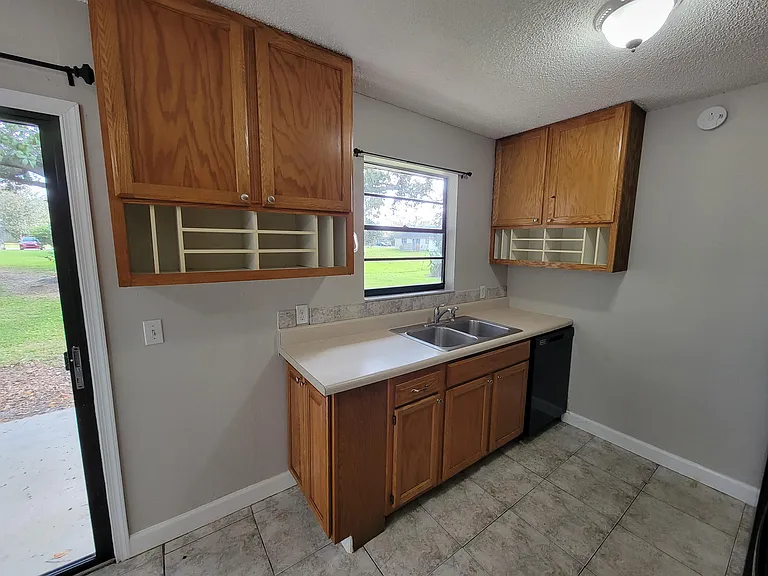 23 Louisiana Ave — Photo 8