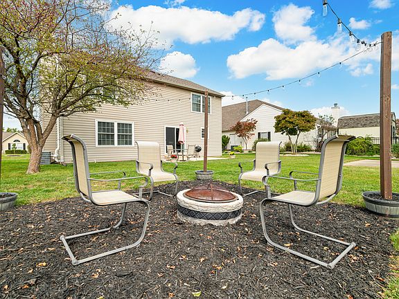 5th image of 1097 Woodgate Blvd
