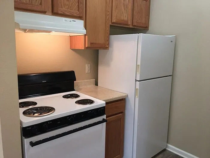 181 Hillcrest Dr #F — Photo 6