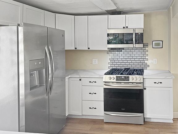 3rd image of 1117 Grand Ave