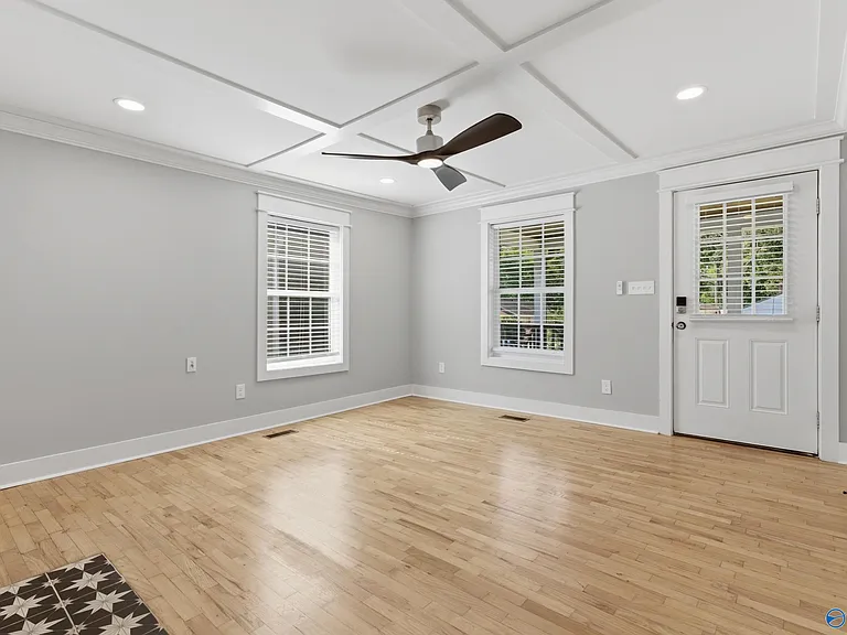 1602 Rison Ave NE — Photo 3