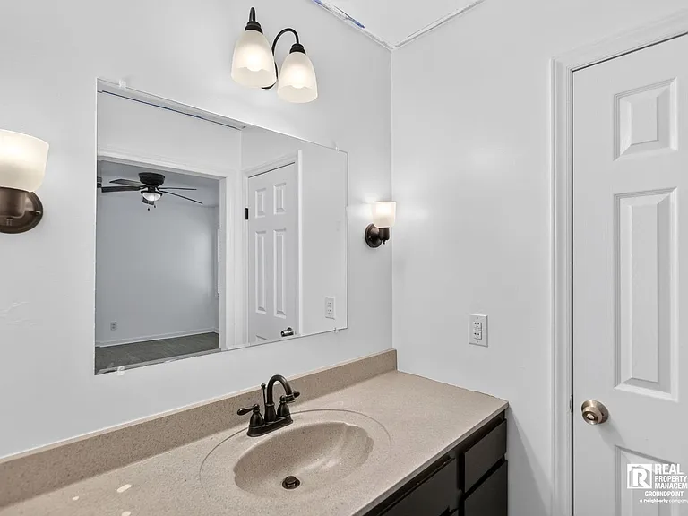 108 Eagle St — Photo 11