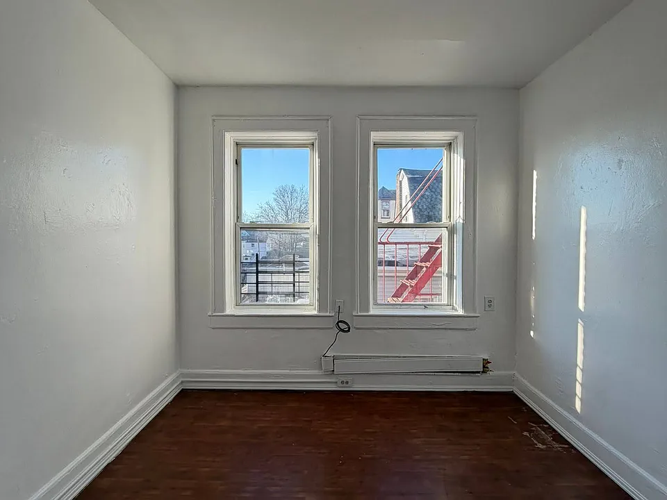 280 Verona Ave #V5