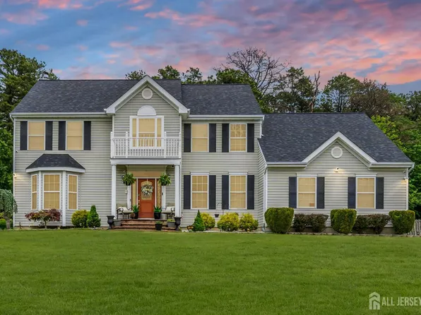 3 Kingfisher Ct, Jackson, NJ 08527