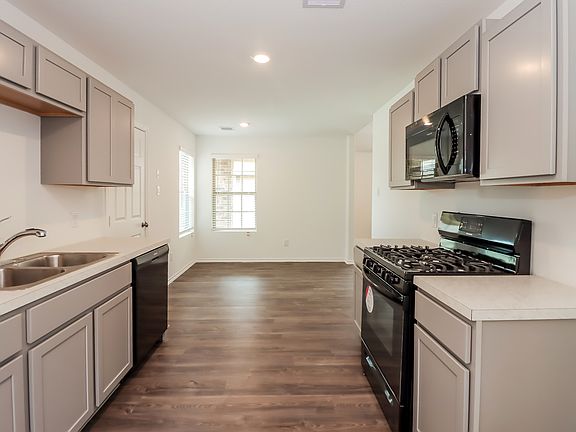 5th image of 17580 Rosewood Manor Ln