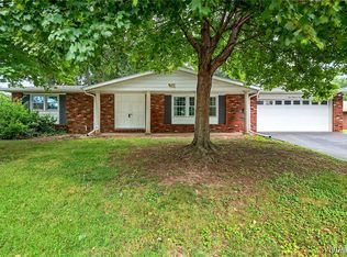 401 Willowbrook Ln, Collinsville, IL 62234