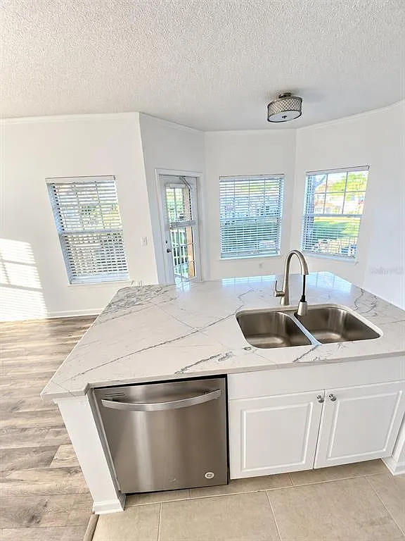 2 bed, 2.0 bath, 1117 sqft, $1,850 — Photo 4