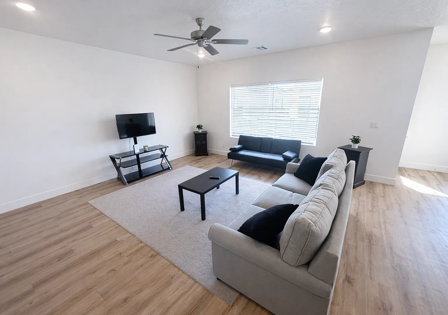 4-Bed Stand Alone Home! 6+ Month Lease — Photo 1