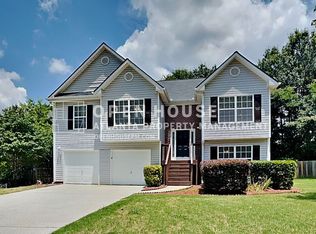 405 Aristocrat Dr, Loganville, GA 30052