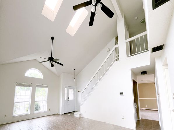 2100 Waterway Bnd