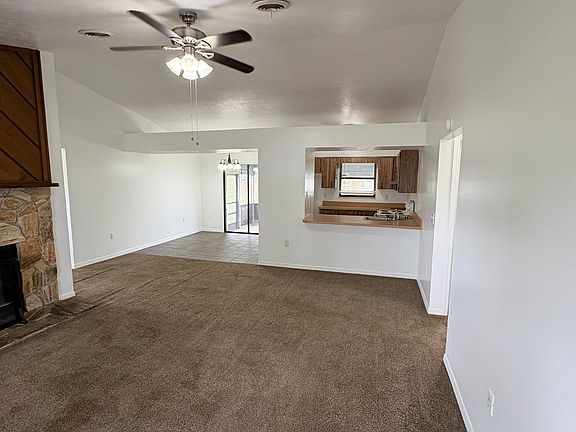 4th image of 49 Banyan Dr