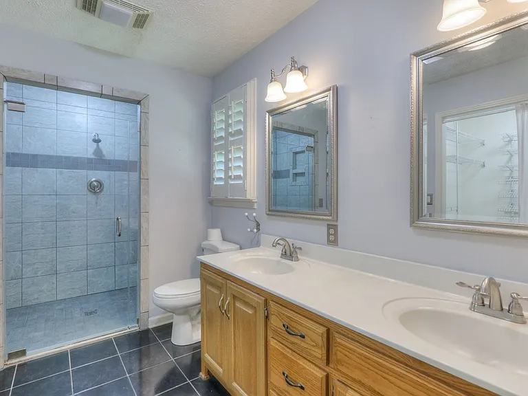 2303 Friendship Dr — Photo 20