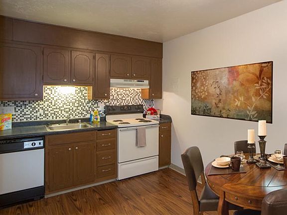 2nd image of 733 Tia Juana St APT 32