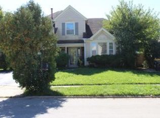 77 Washington Ave, Streamwood, IL 60107