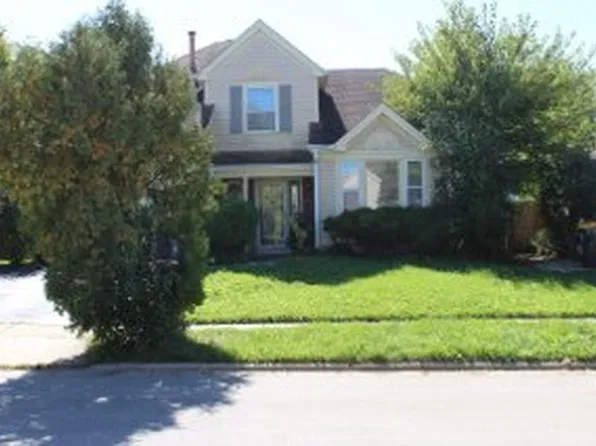 77 Washington Ave, Streamwood, IL 60107
